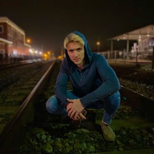 Meet your Posher, Ethan